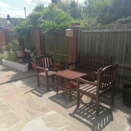 Big Private Room In Town Centre Истли Екстериор снимка
