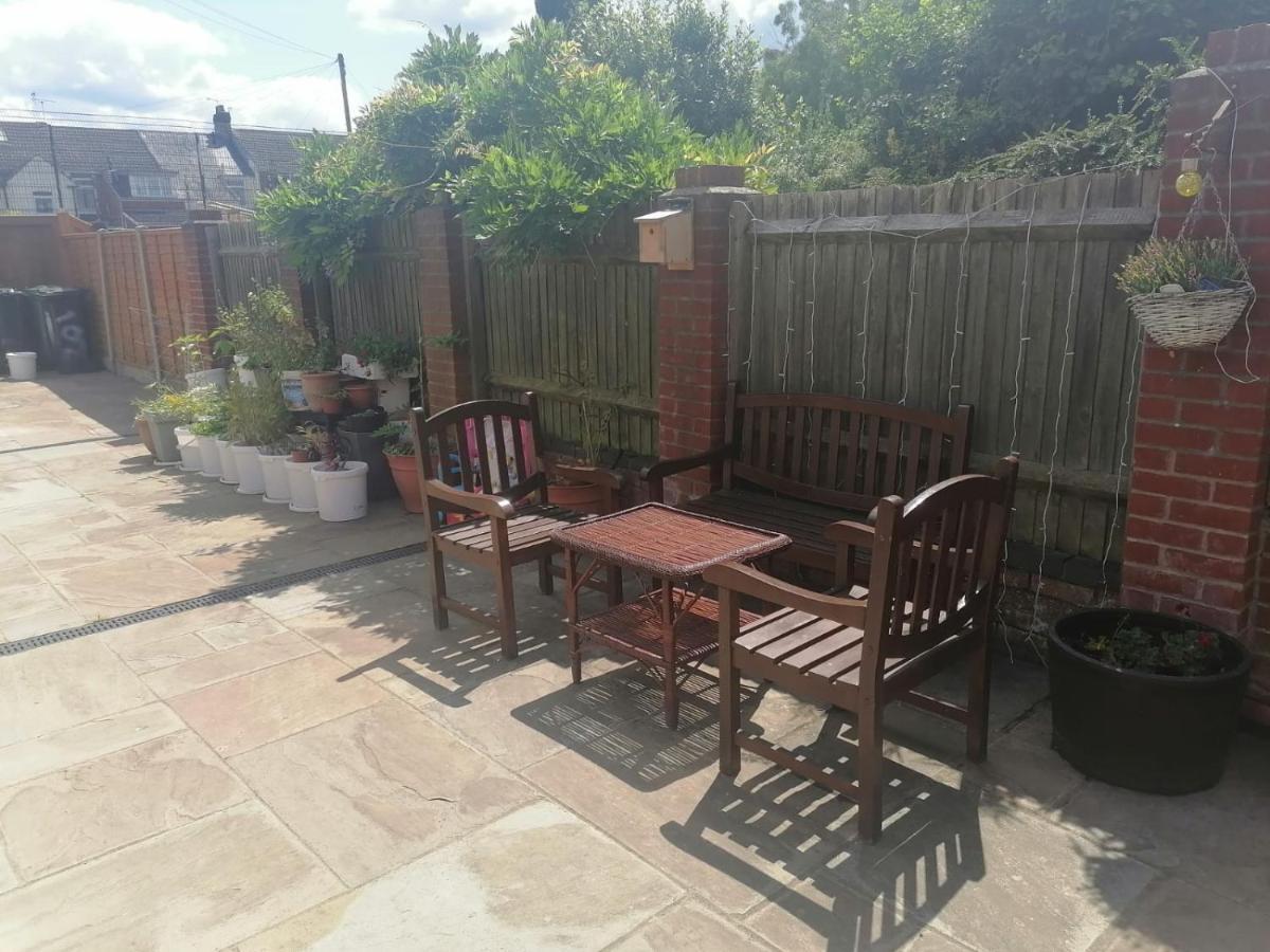 Big Private Room In Town Centre Истли Екстериор снимка